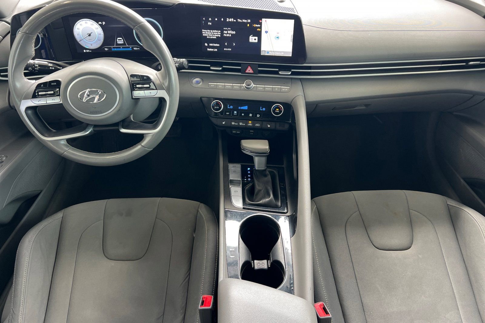 Used 2023 Hyundai Elantra SEL w/ Convenience Package FWD image 10