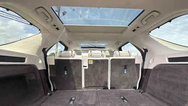 Used 2018 Land Rover Discovery HSE Luxury AWD/4WD image 24