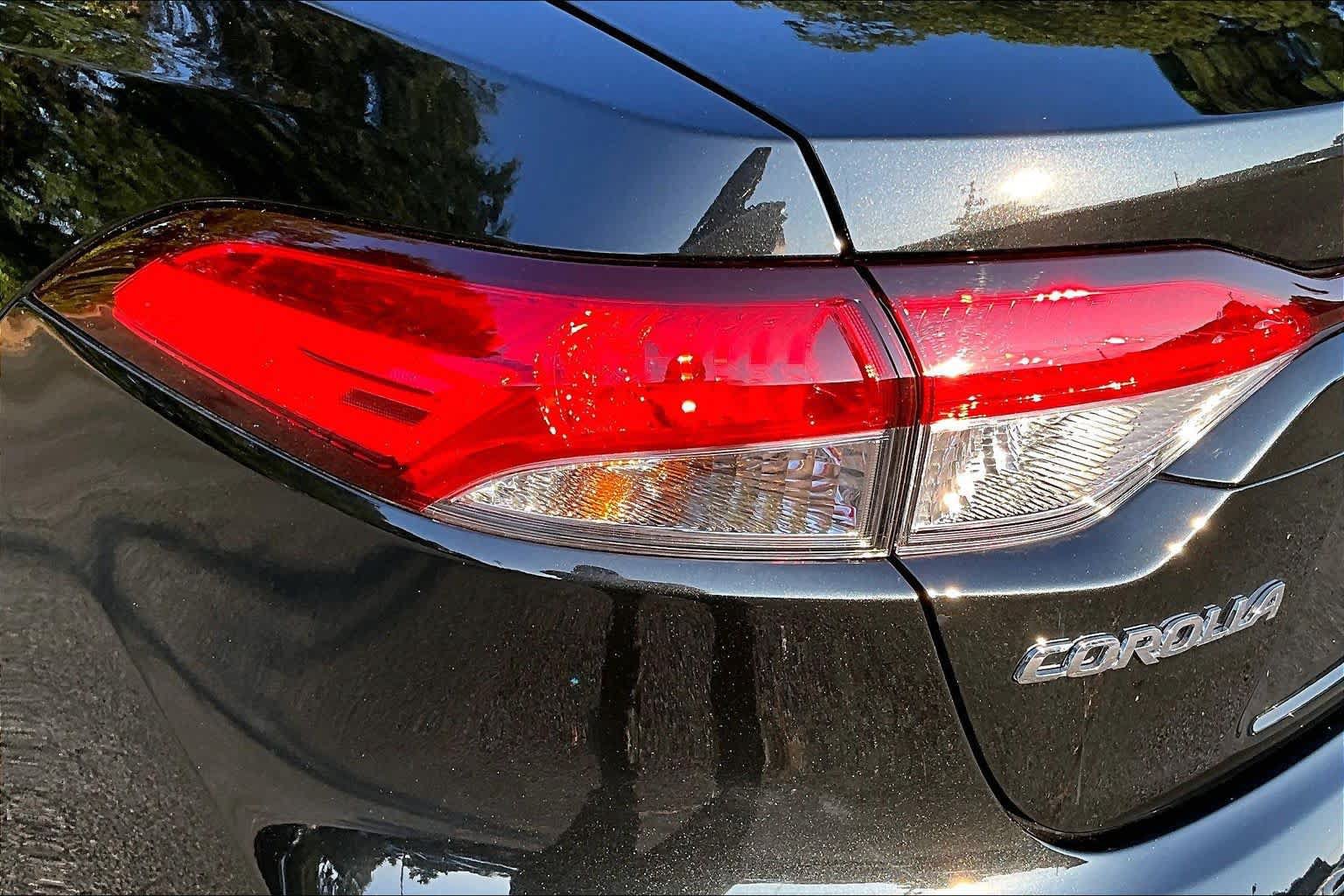 Certified 2022 Toyota Corolla LE FWD image 29