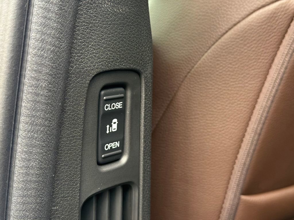 New 2026 Honda Odyssey Touring image 18