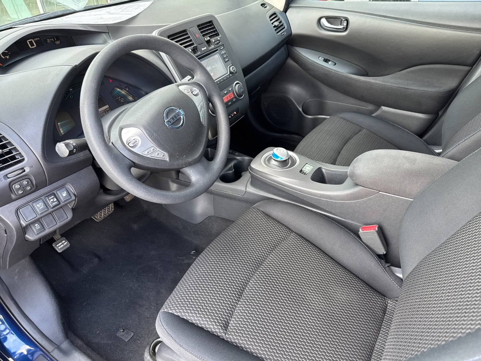 Used 2017 Nissan Leaf S FWD image 9