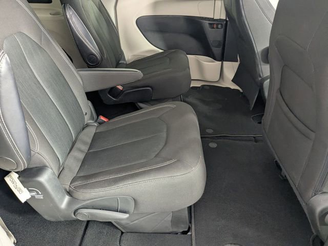 Used 2024 Chrysler Voyager LX image 30