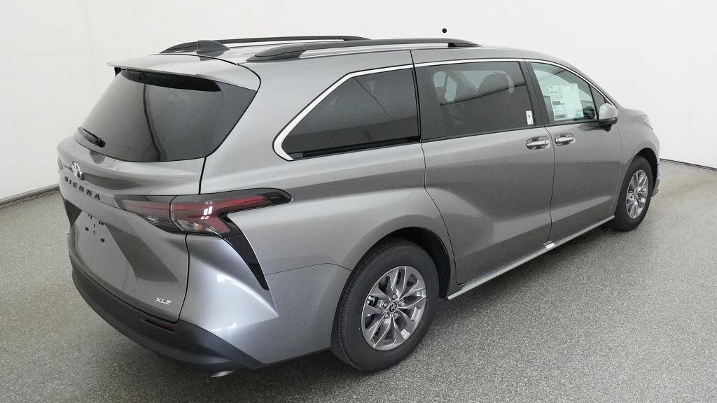 New 2026 Toyota Sienna XLE FWD image 18
