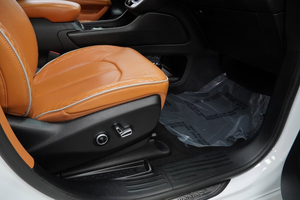 Certified 2021 Chrysler Pacifica Pinnacle image 48