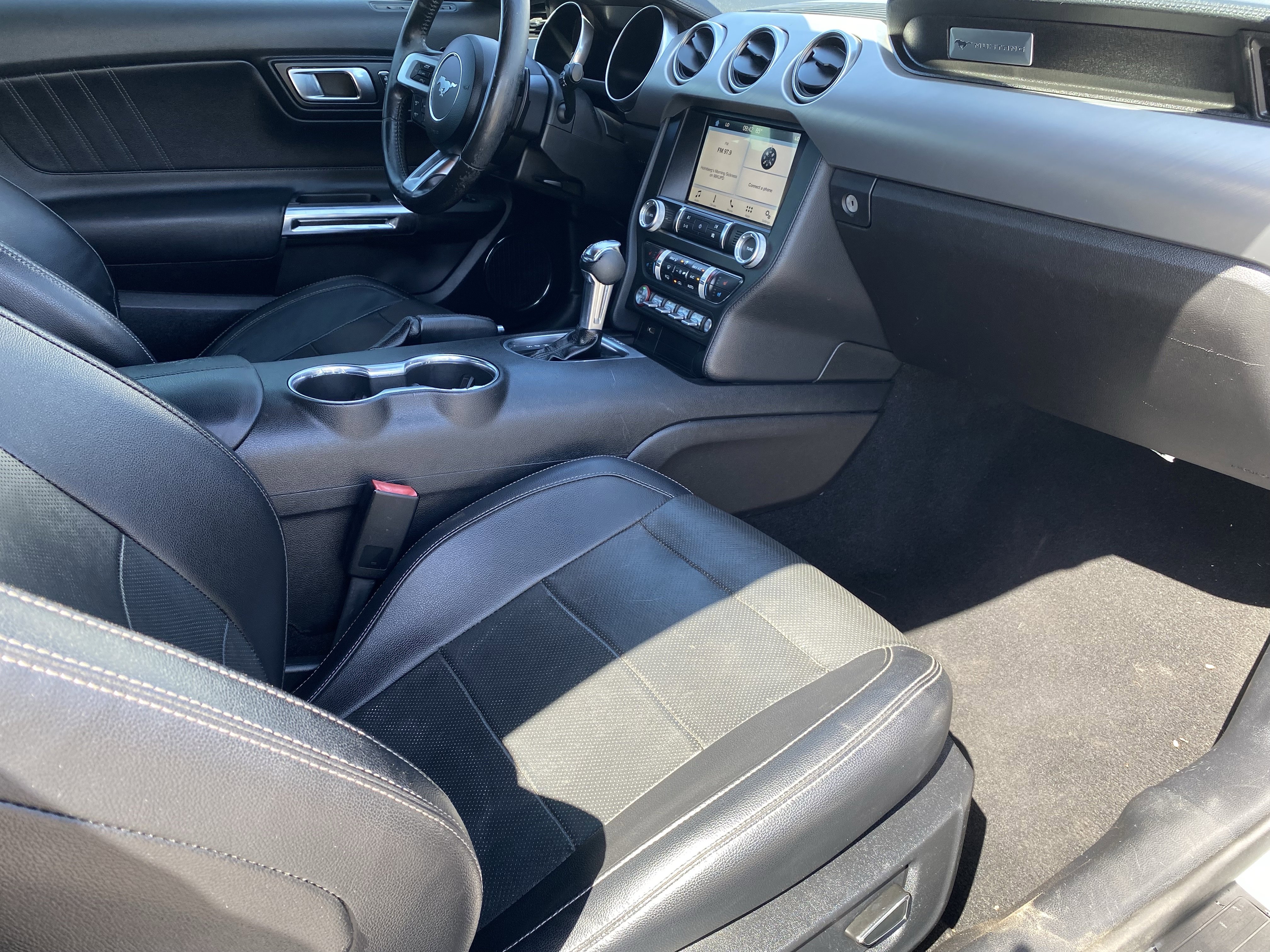 Used 2019 Ford Mustang Premium RWD image 11