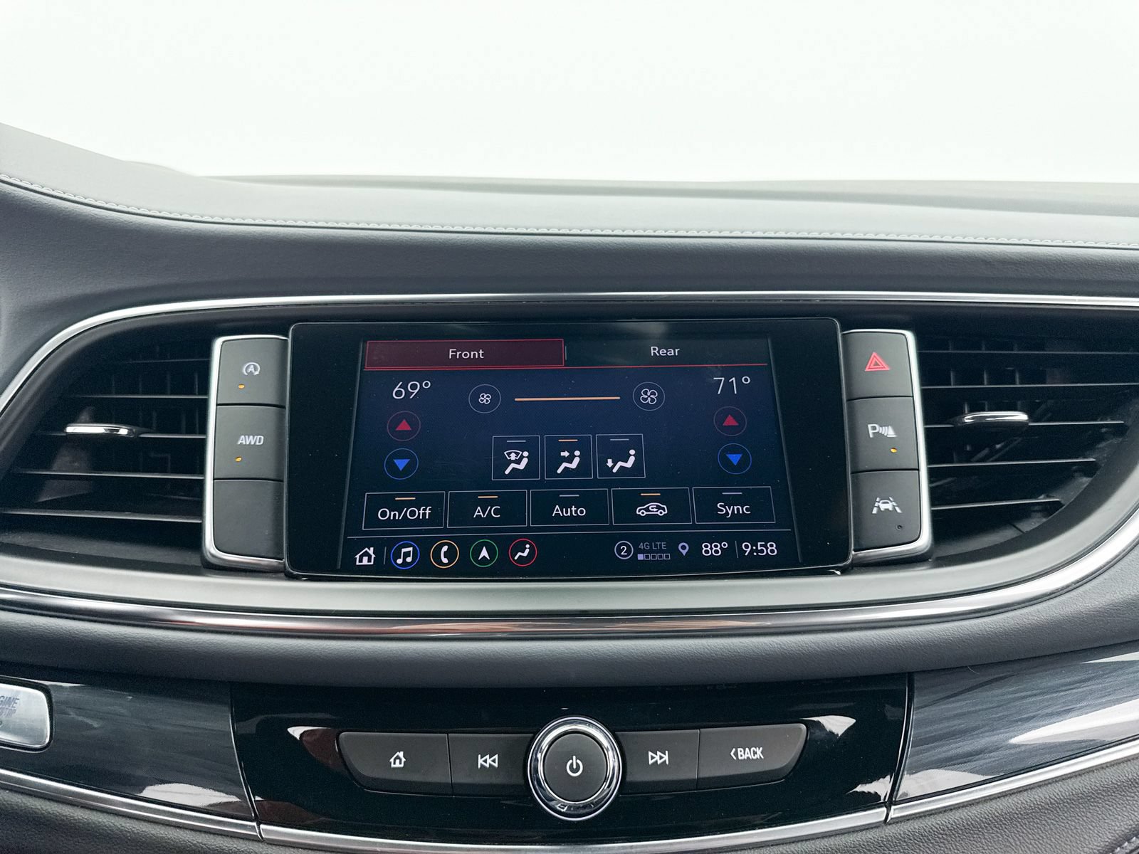 Used 2022 Buick Enclave Premium AWD/4WD image 25