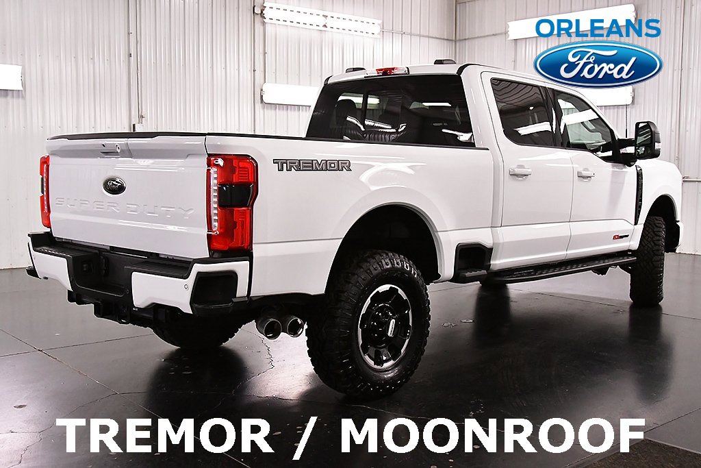 Used 2025 Ford F250 XLT w/ Black Appearance Package image 7