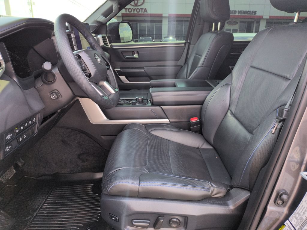 Certified 2025 Toyota Sequoia Platinum AWD/4WD image 9
