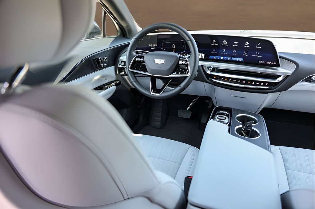 Certified 2025 Cadillac Lyriq Sport AWD/4WD image 25