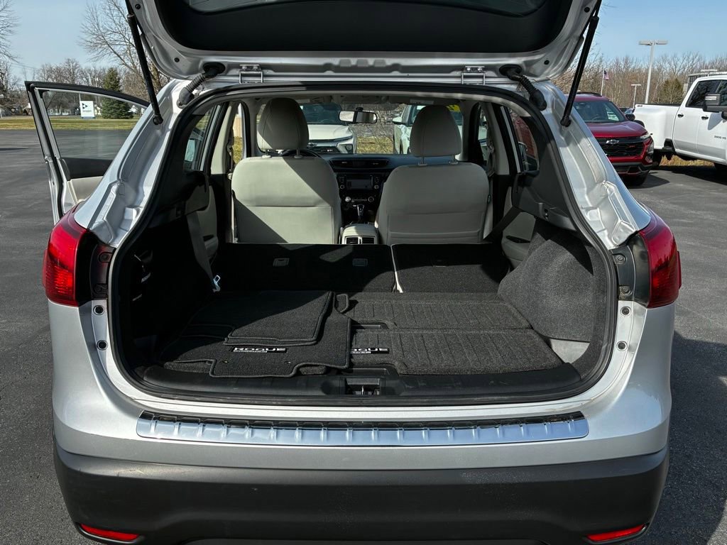 Used 2018 Nissan Rogue Sport SV w/ SV Technology Package image 43