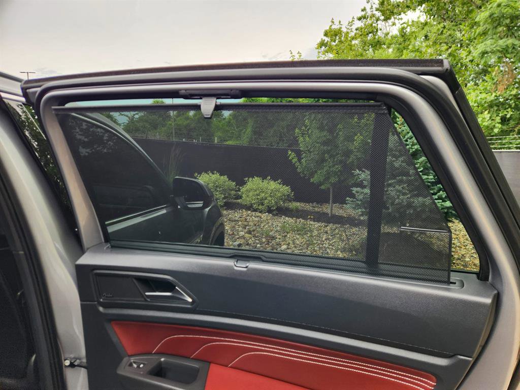 Certified 2022 Volkswagen Atlas Cross Sport SEL Premium R-Line image 17