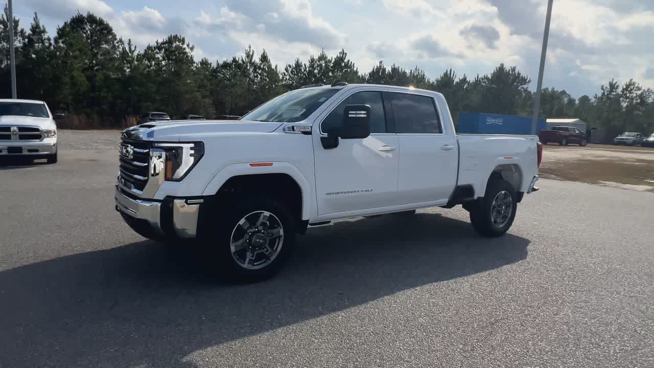 New 2026 GMC Sierra 2500 SLE w/ SLE Value Package; AWD/4WD image 4