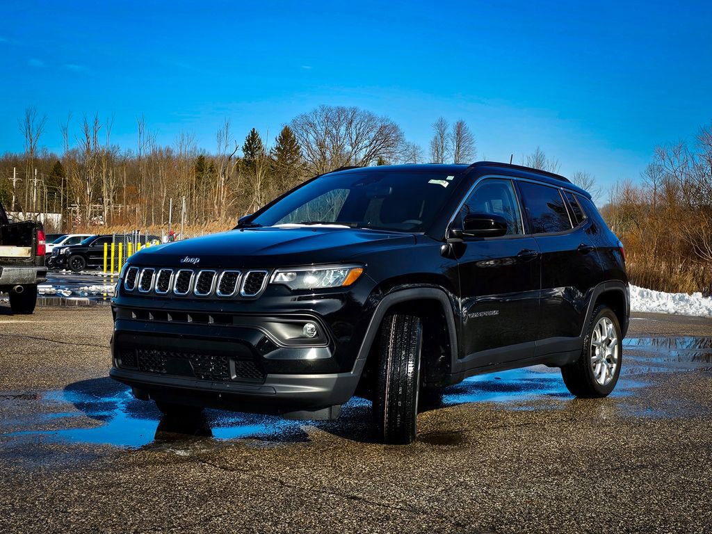 Used 2024 Jeep Compass Latitude image 7