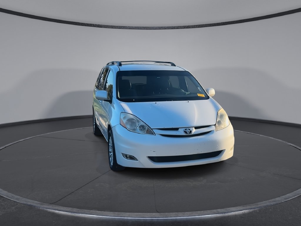 Used 2007 Toyota Sienna XLE FWD image 3