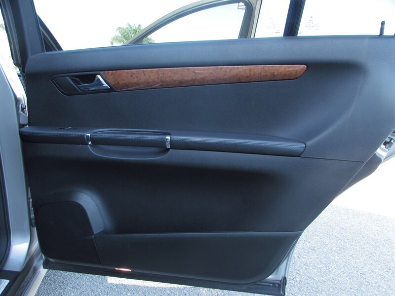 Used 2008 Mercedes-Benz R 350 4MATIC image 27