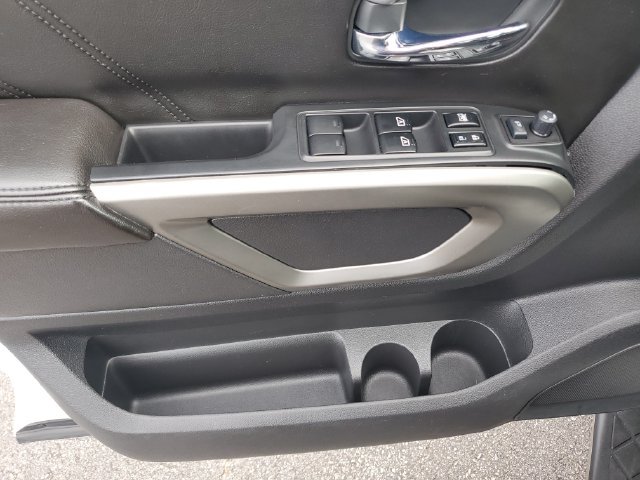 Used 2015 Nissan Armada Platinum w/ 2nd Row Captain Seat Package AWD/4WD image 20