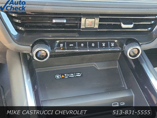 Used 2025 Chevrolet Suburban LT AWD/4WD image 18