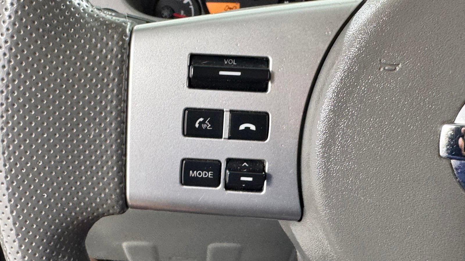 Used 2014 Nissan Frontier SV w/ SV Value Truck Package AWD/4WD image 20
