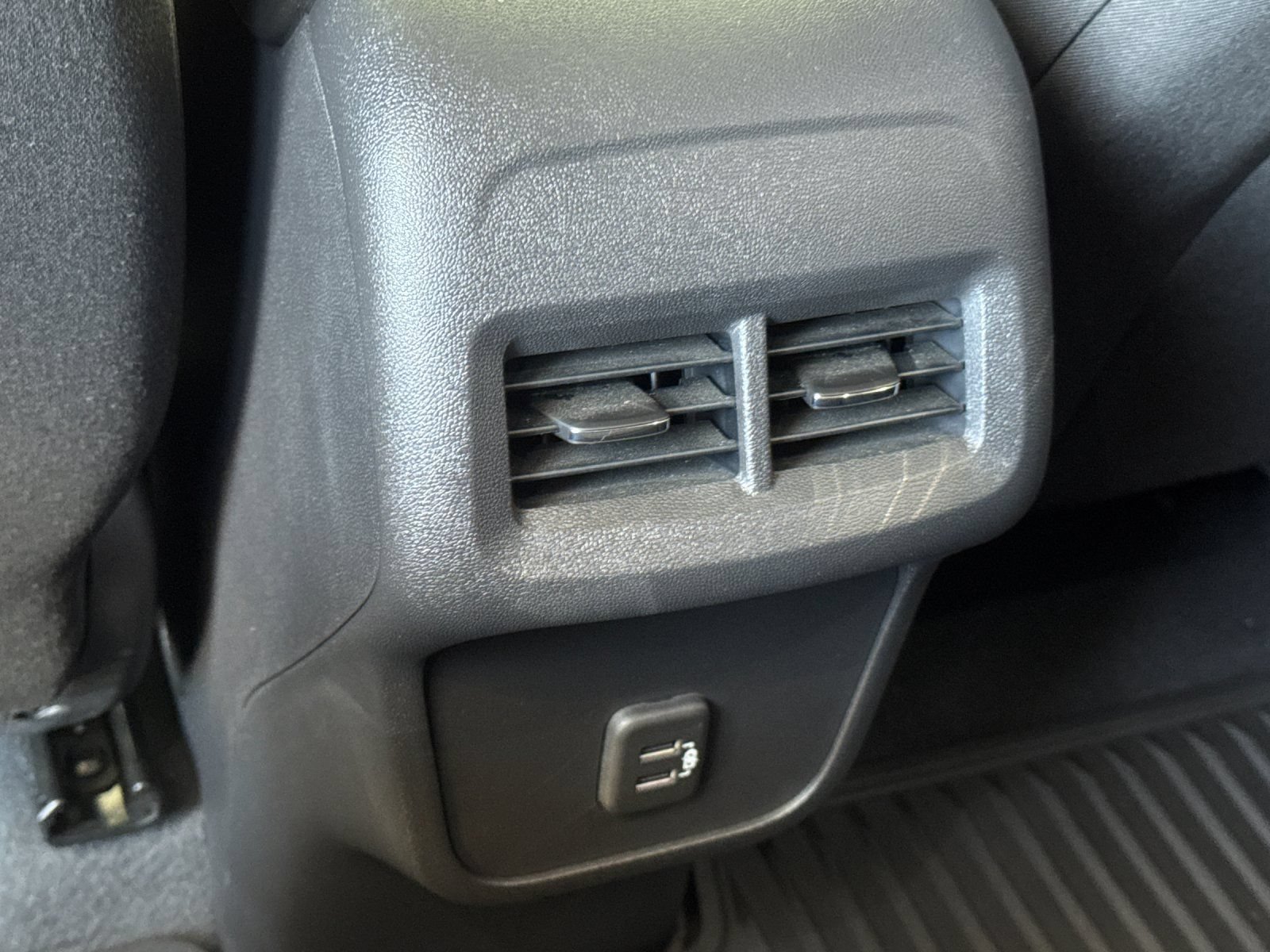 Used 2019 Chevrolet Equinox LT AWD/4WD image 34