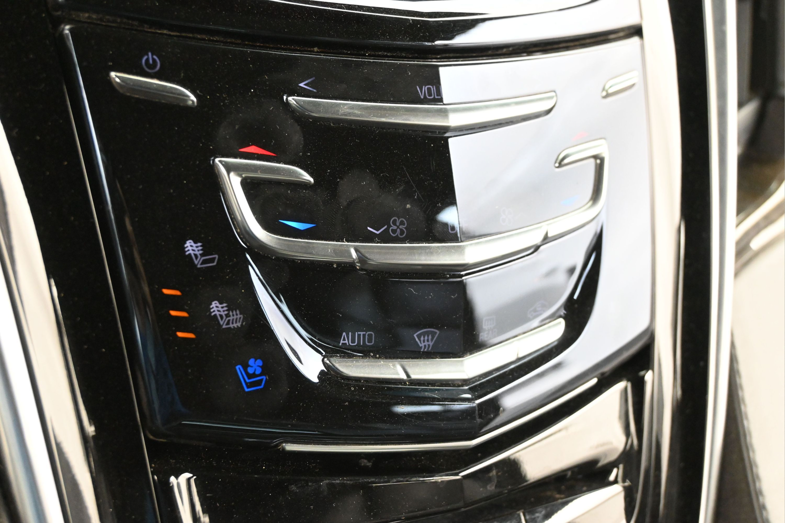 Used 2019 Cadillac Escalade Platinum AWD/4WD image 19