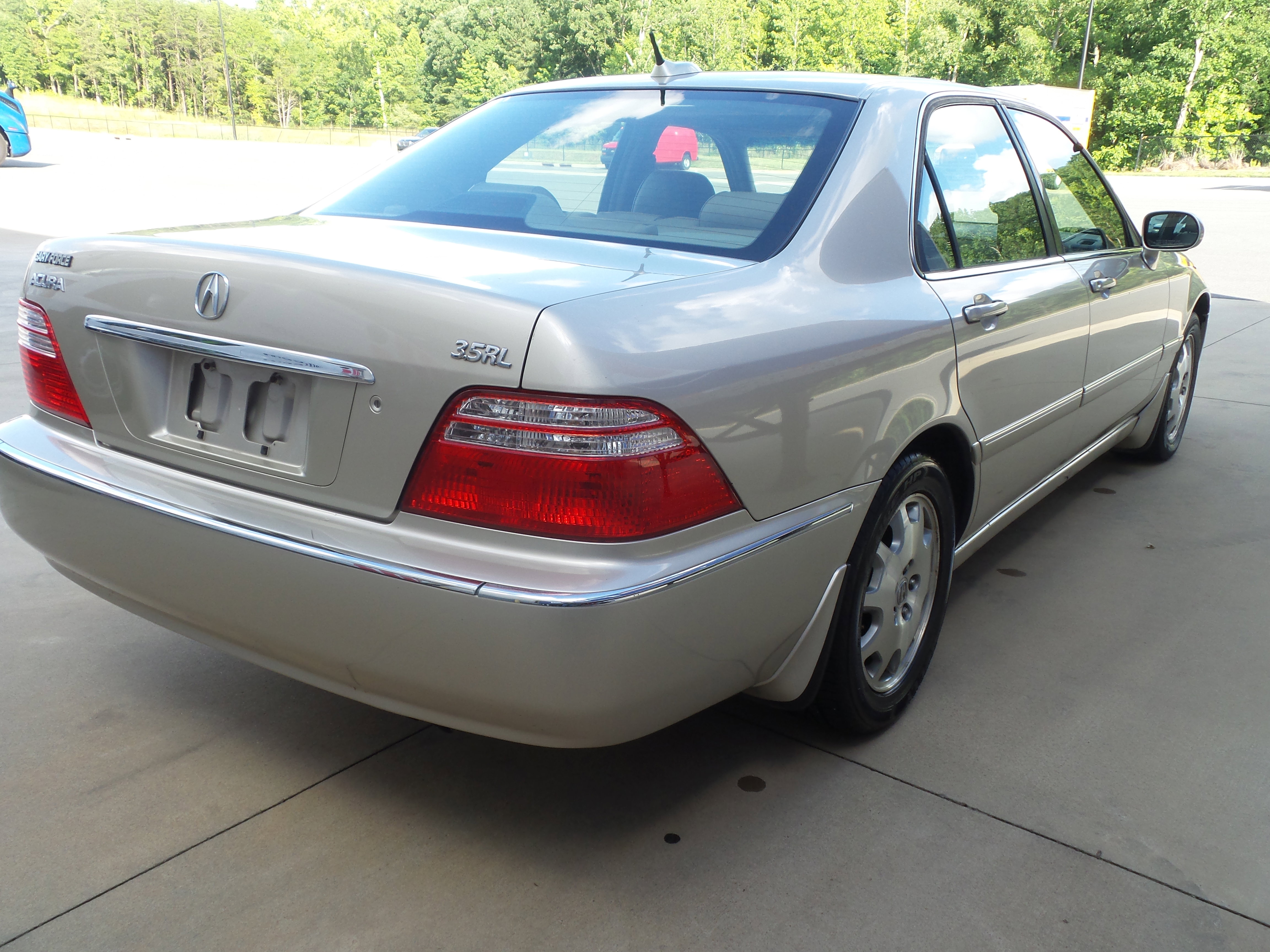 Used 2004 Acura RL image 10