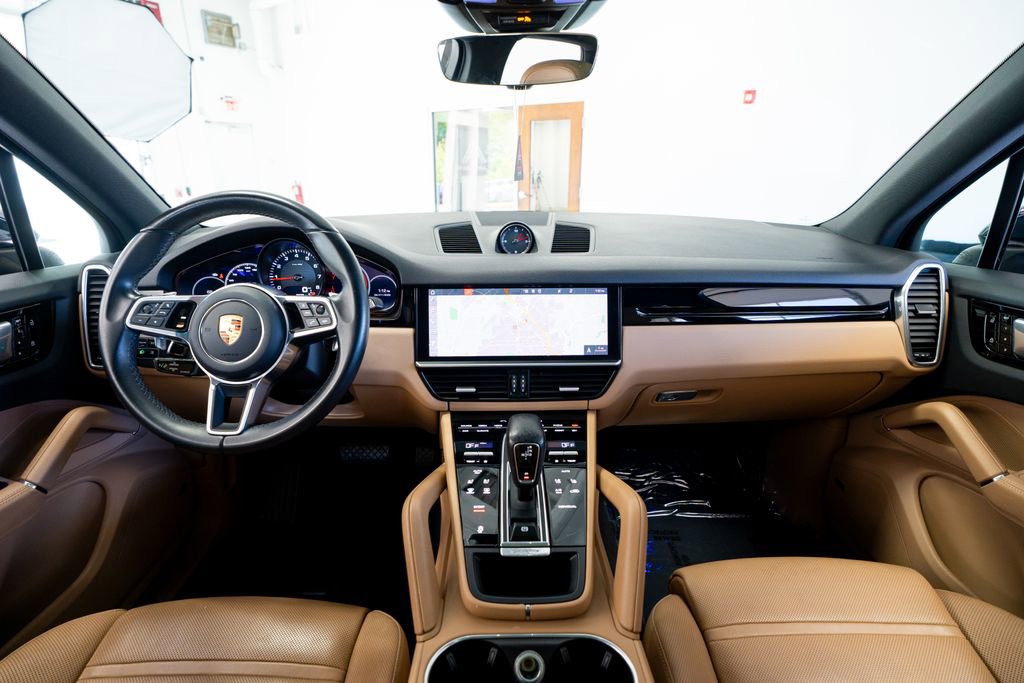 Used 2021 Porsche Cayenne AWD/4WD image 47