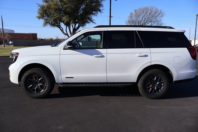 Used 2025 Ford Expedition Tremor image 2