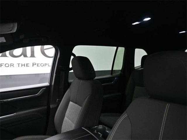 Used 2025 GMC Acadia Elevation image 11