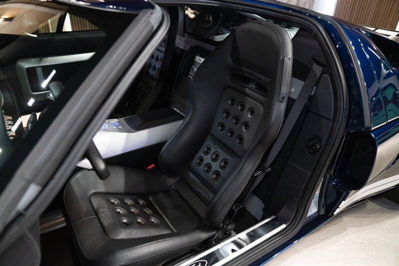 Used 2006 Ford GT RWD image 7