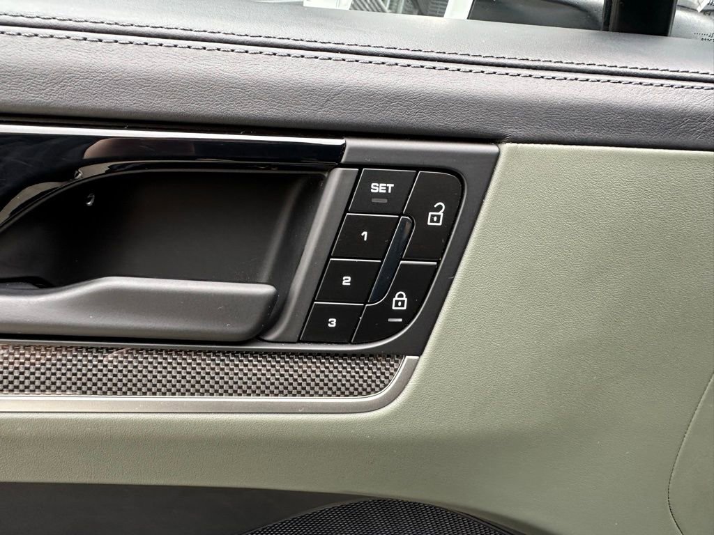 Certified 2025 Porsche Cayenne S image 21