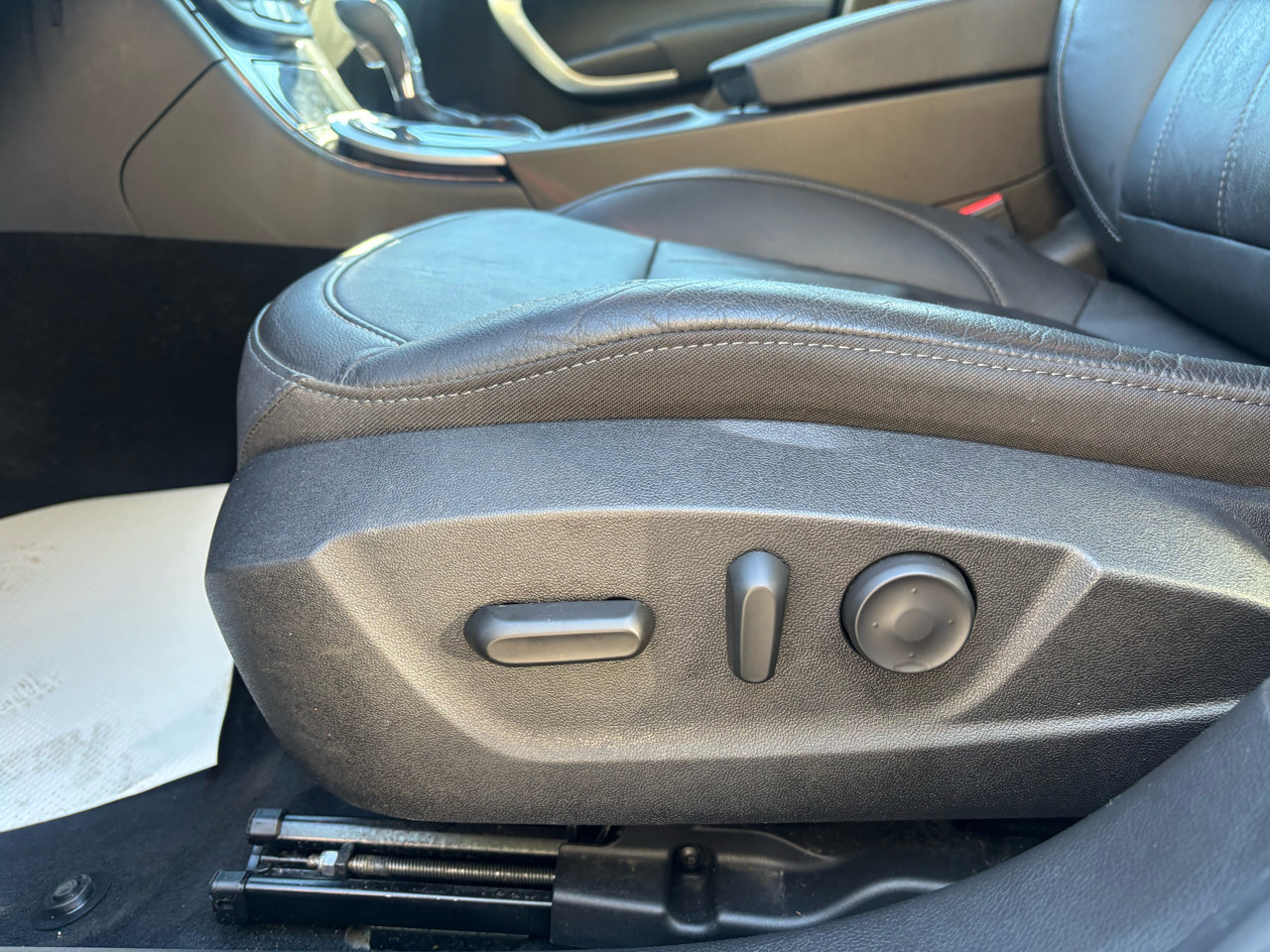 Used 2011 Buick Regal CXL w/ RL3 Preferred Equipment Group image 7