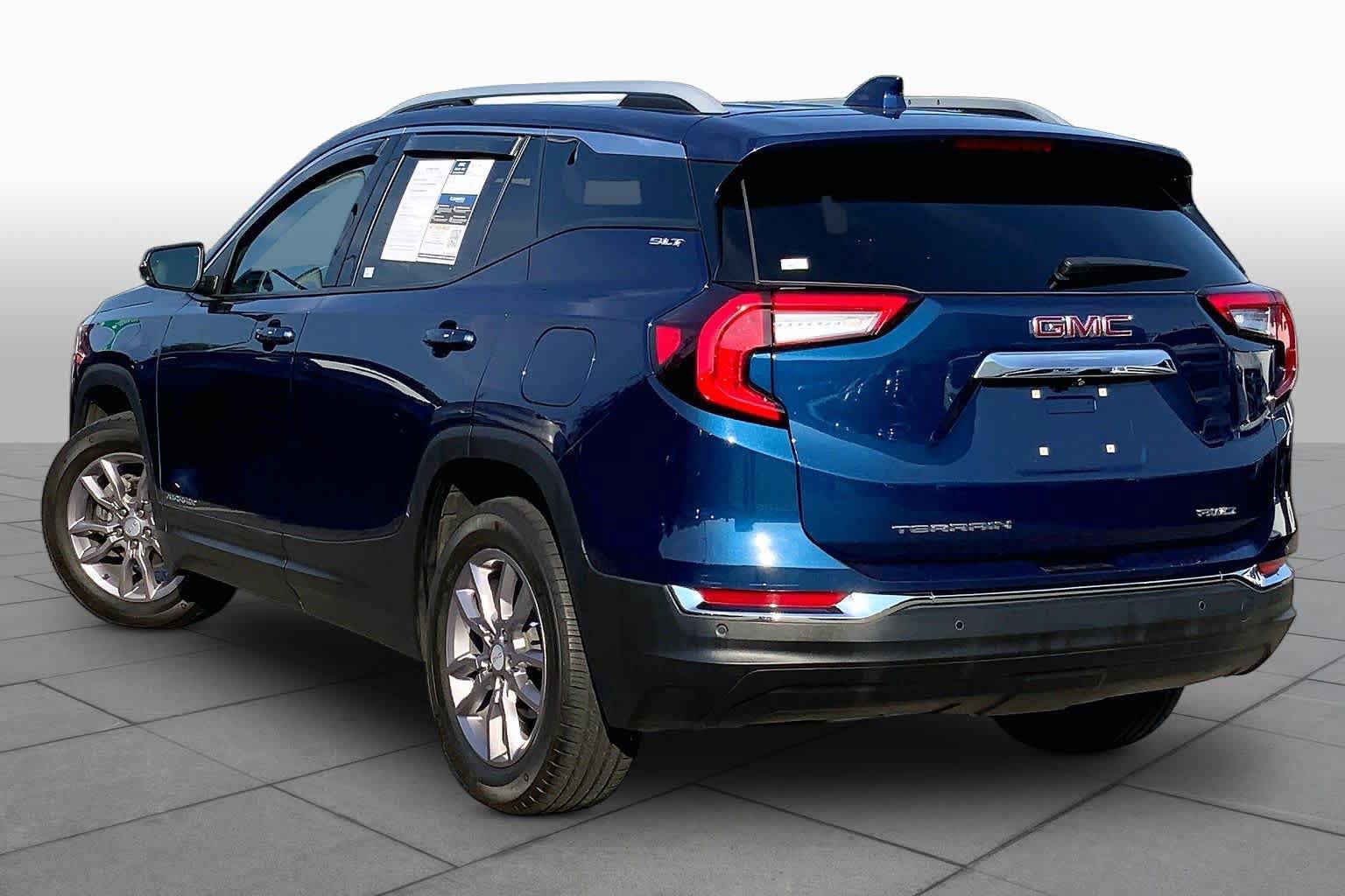 Used 2023 GMC Terrain SLT w/ Tech Package AWD/4WD image 11