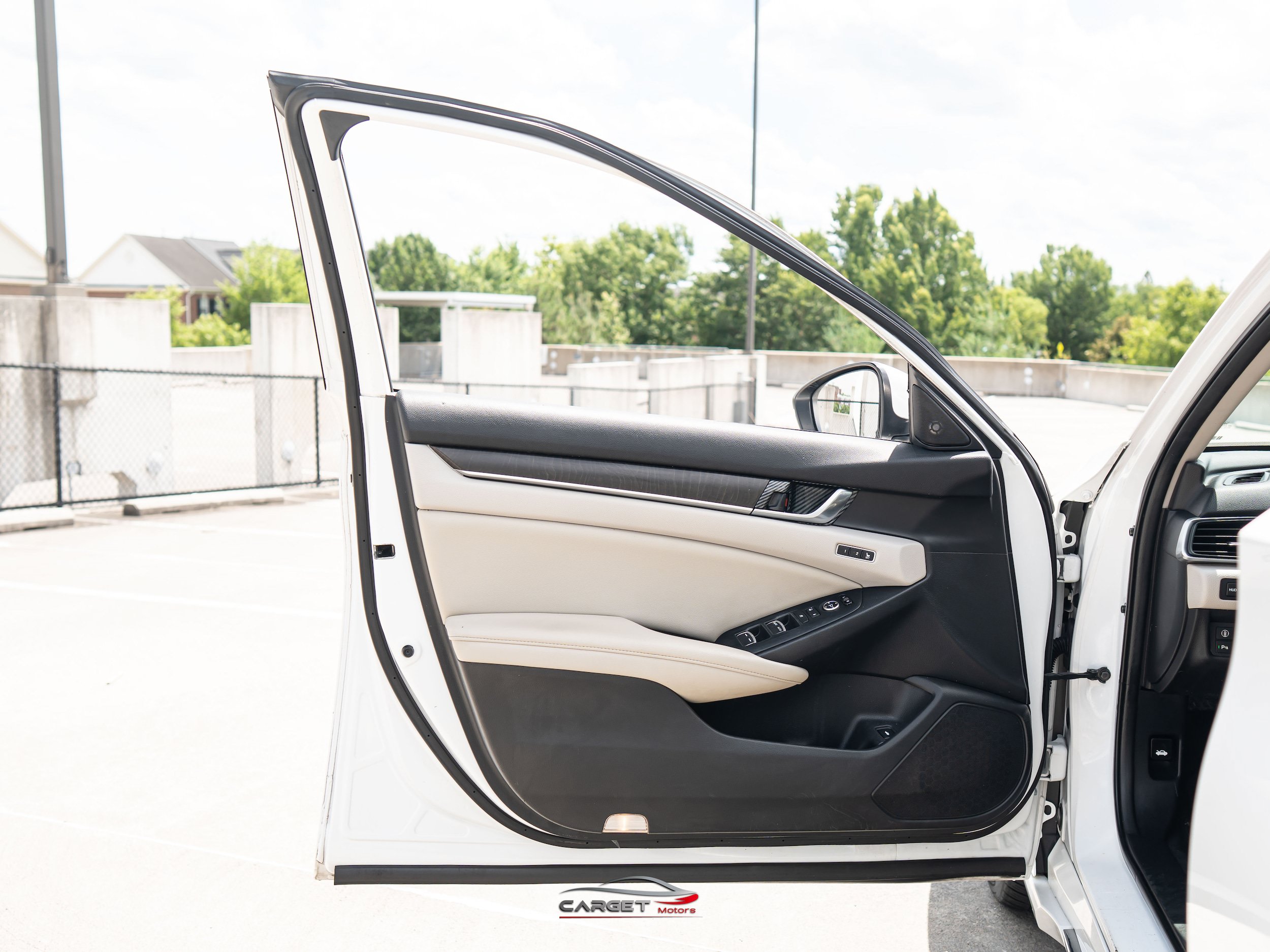 Used 2019 Honda Accord Touring image 39