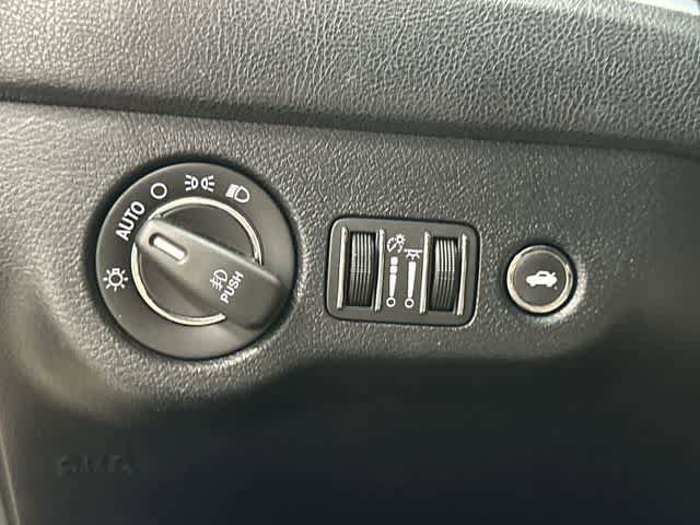 Used 2018 Chrysler 300 S w/ 300S Premium Group image 19