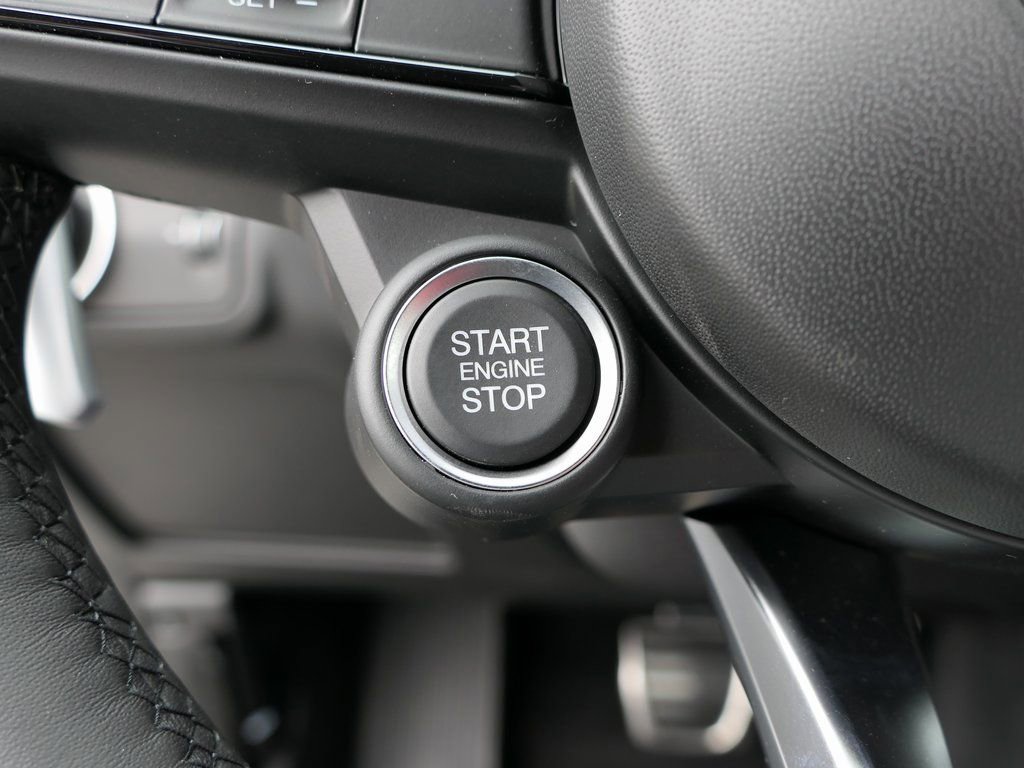 New 2025 Alfa Romeo Giulia AWD image 17