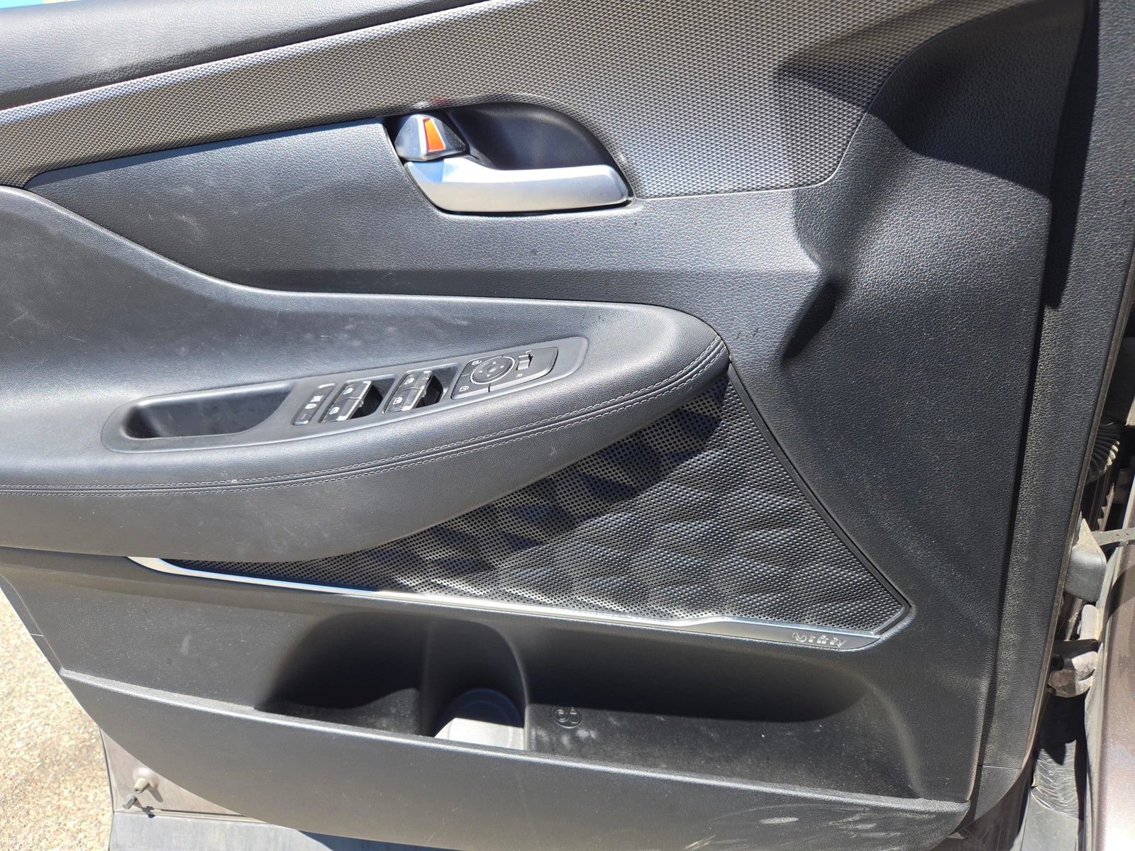 Used 2019 Hyundai Santa Fe SEL FWD image 15