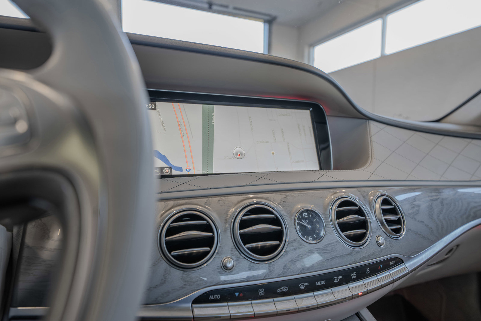 Used 2015 Mercedes-Benz S 550 Sedan image 32