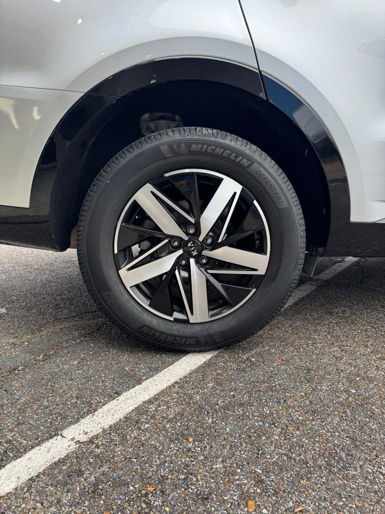 Used 2021 Kia Sorento EX image 11