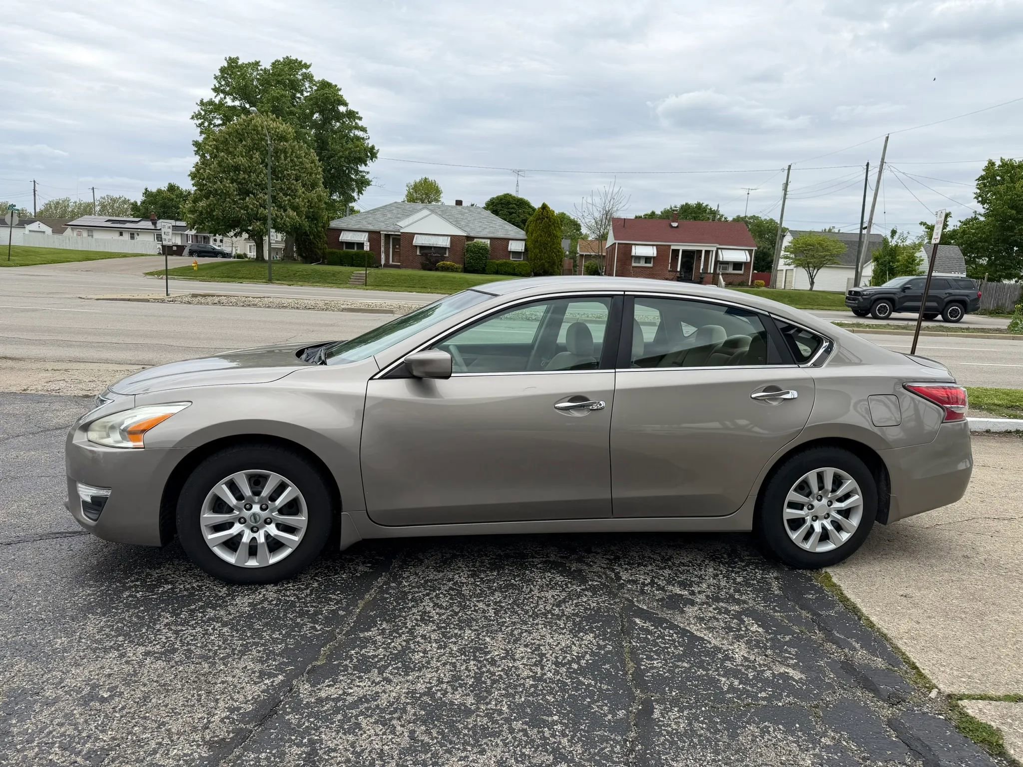 Used 2014 Nissan Altima 2.5 S w/ Display Audio Package FWD image 5