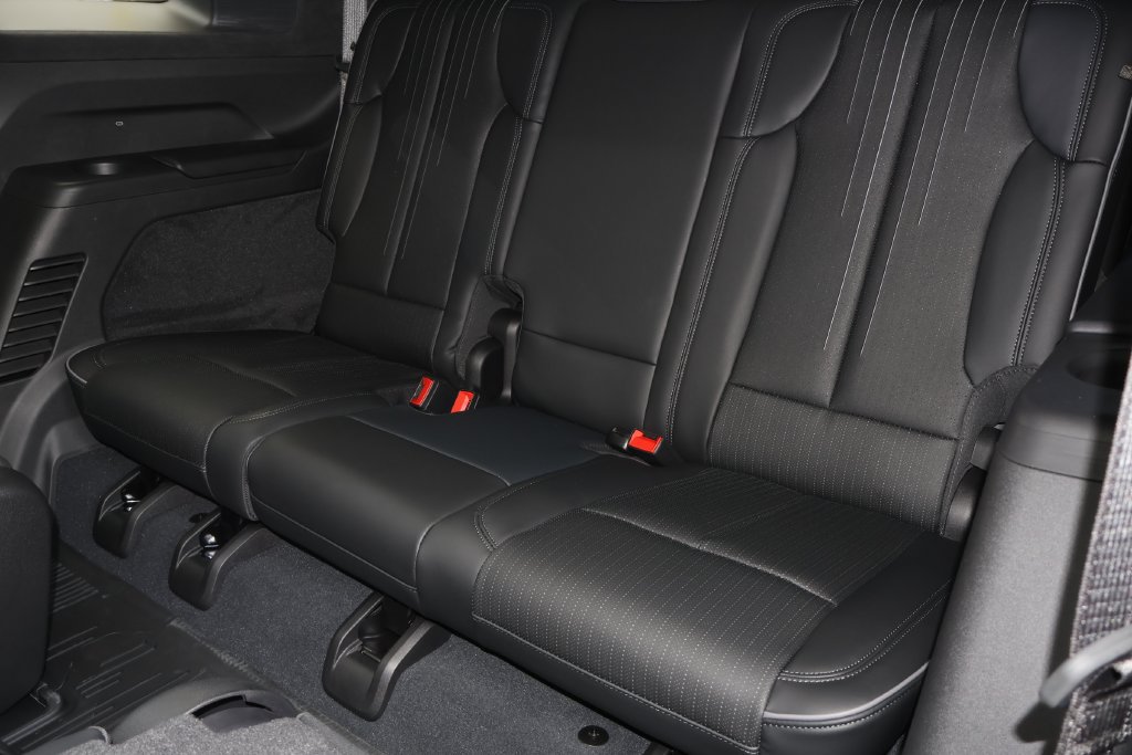 New 2026 Cadillac Escalade IQ Luxury 2 w/ LPO, Floor Liner Package AWD/4WD image 14