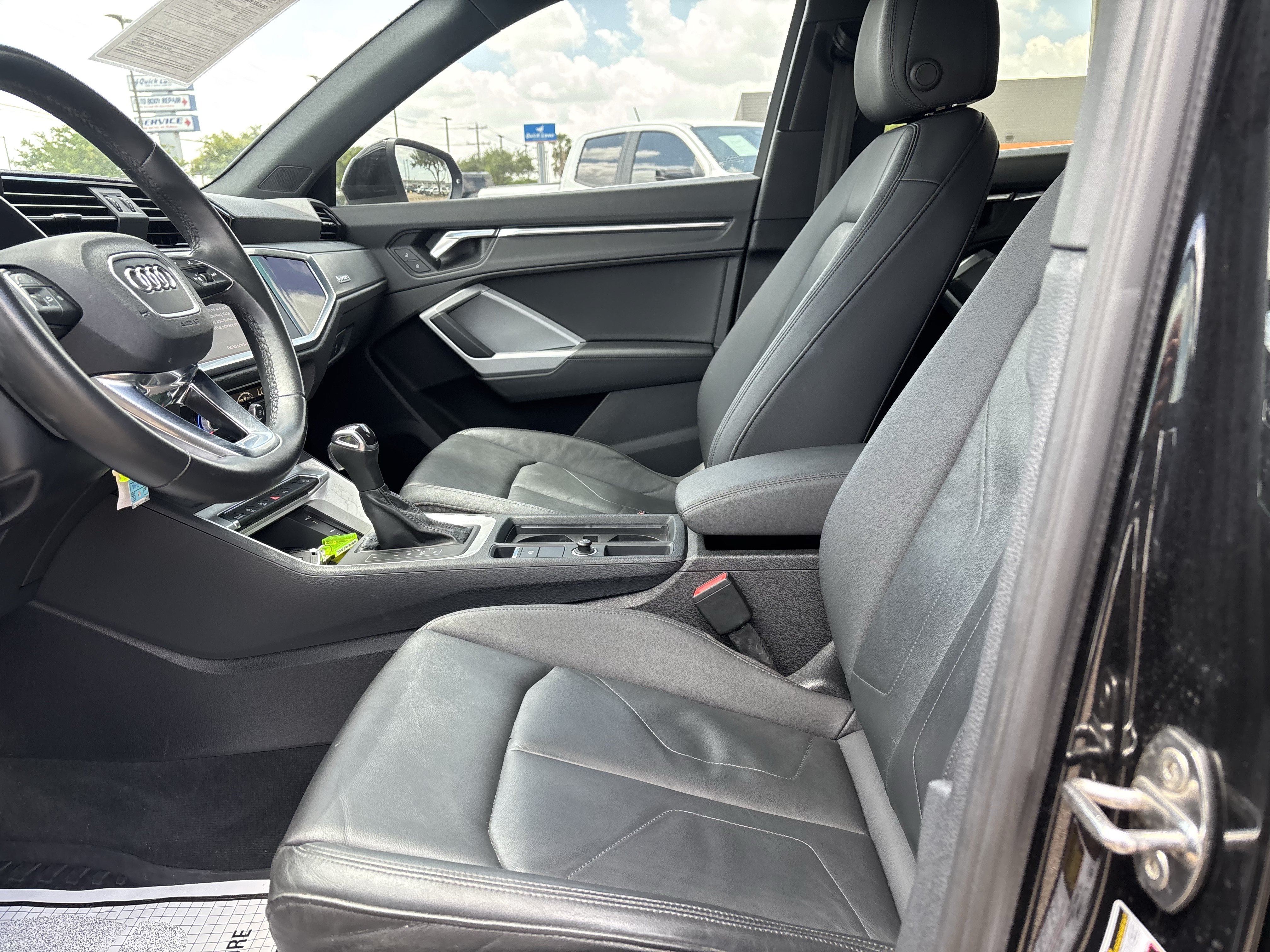 Used 2022 Audi Q3 2.0T Premium Plus w/ Premium Plus Package AWD/4WD image 9