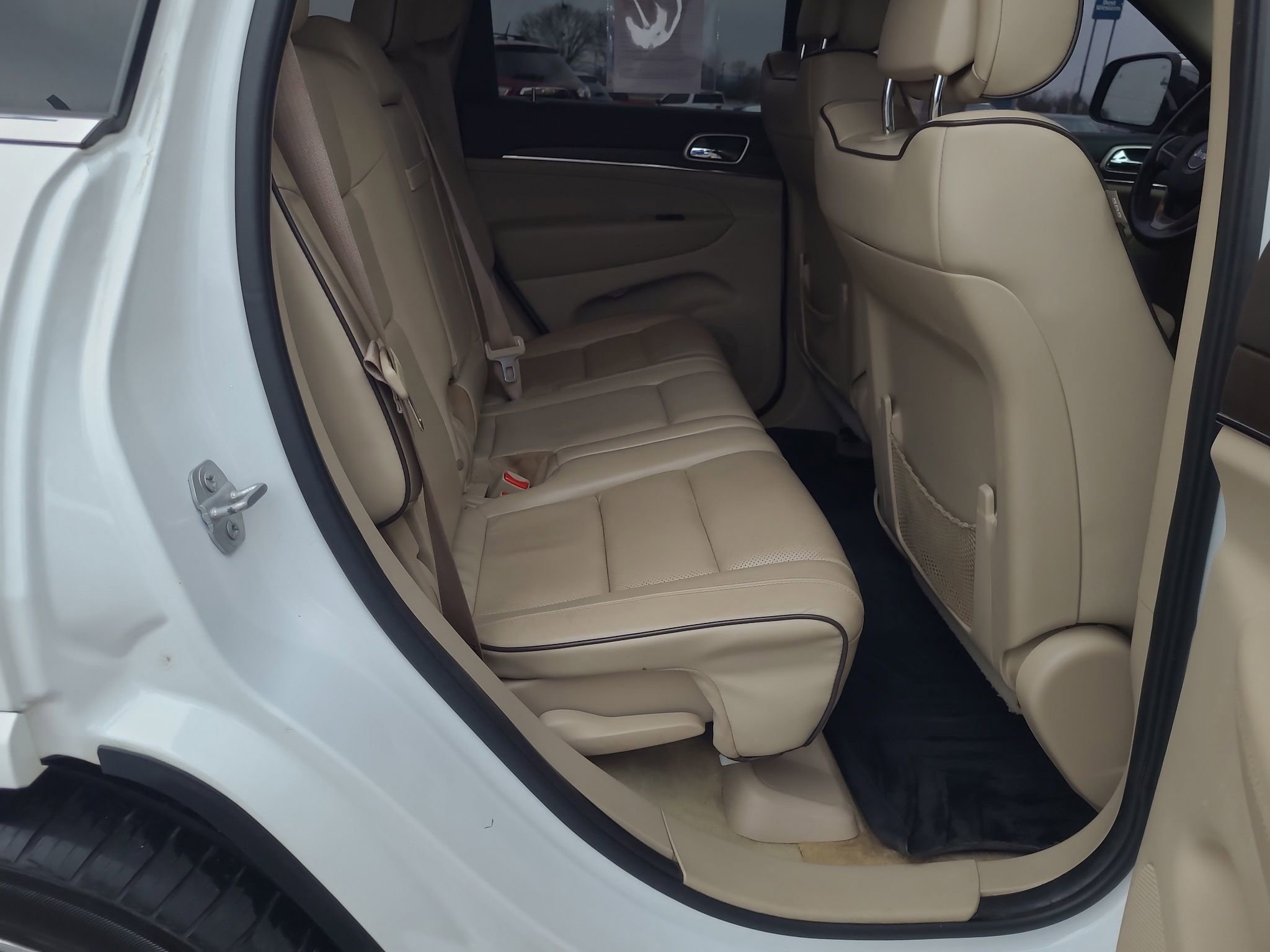 Used 2015 Jeep Grand Cherokee Overland w/ Advanced Technology Group image 29