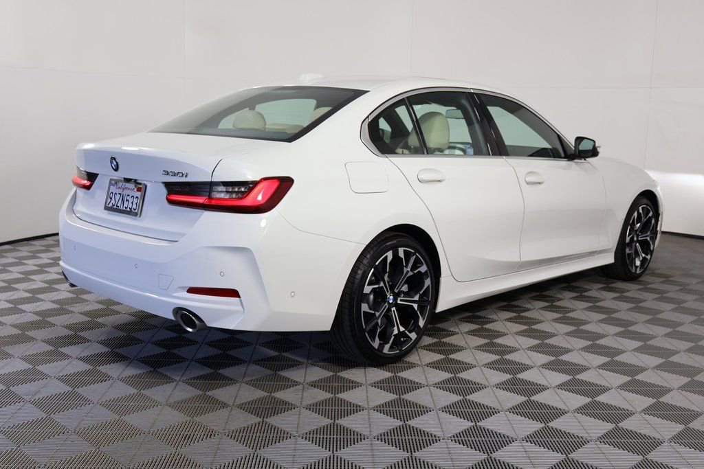 Used 2025 BMW 330i Sedan w/ Premium Package image 4