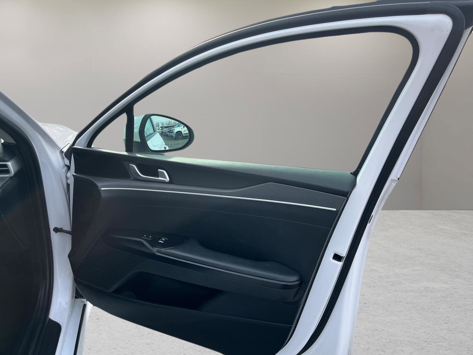 Used 2022 Kia K5 LXS image 30