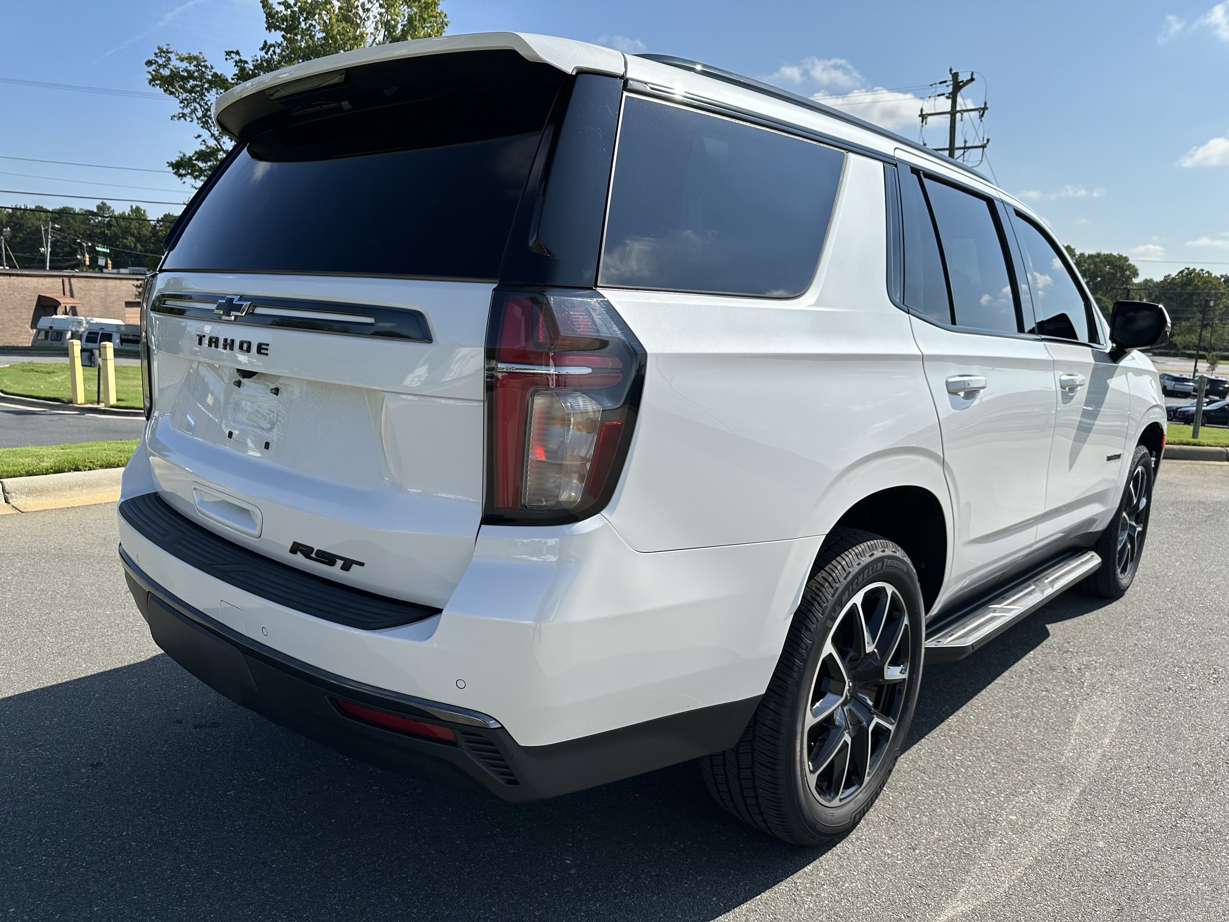 Used 2022 Chevrolet Tahoe RST w/ Luxury Package AWD/4WD image 10