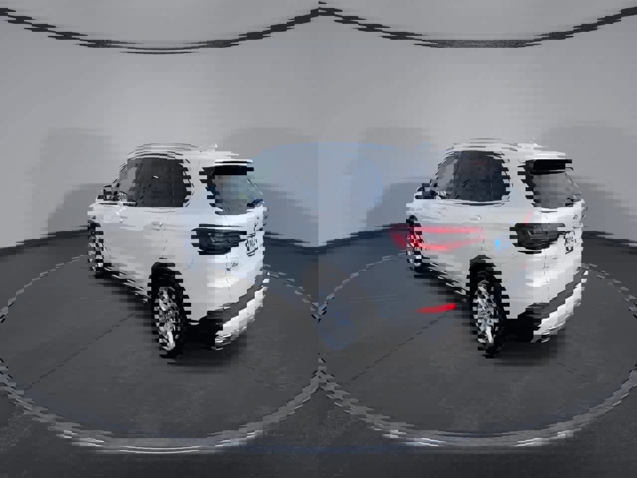 Used 2022 BMW X5 xDrive45e w/ Executive Package AWD/4WD image 6