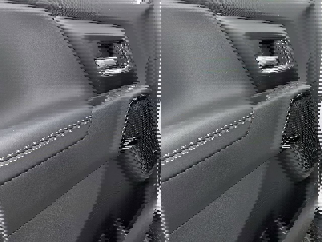 New 2025 Chevrolet Silverado EV LT image 80