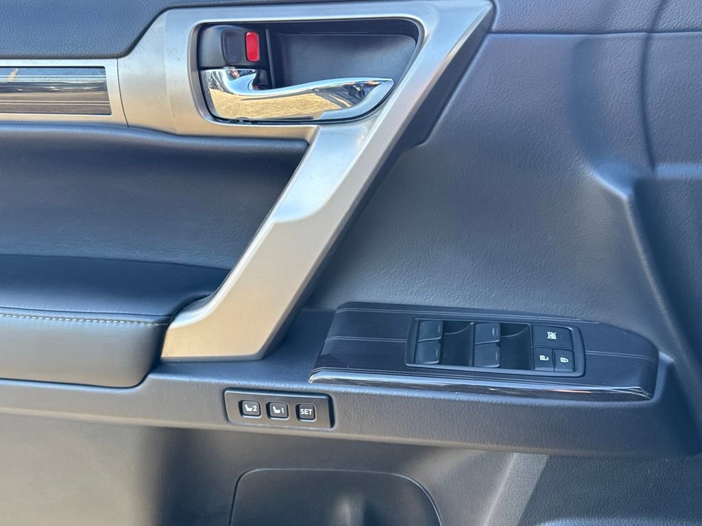 Used 2020 Lexus GX 460 Luxury image 24