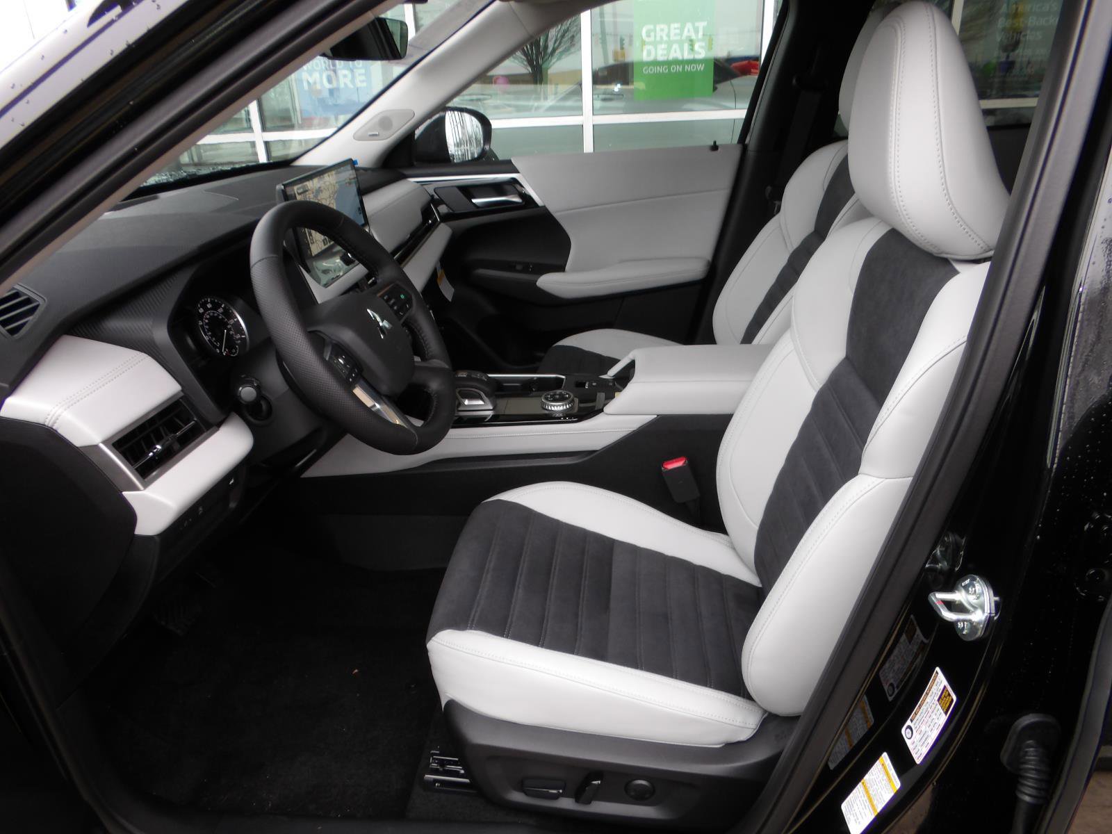 New 2026 Mitsubishi Outlander SE AWD/4WD image 15