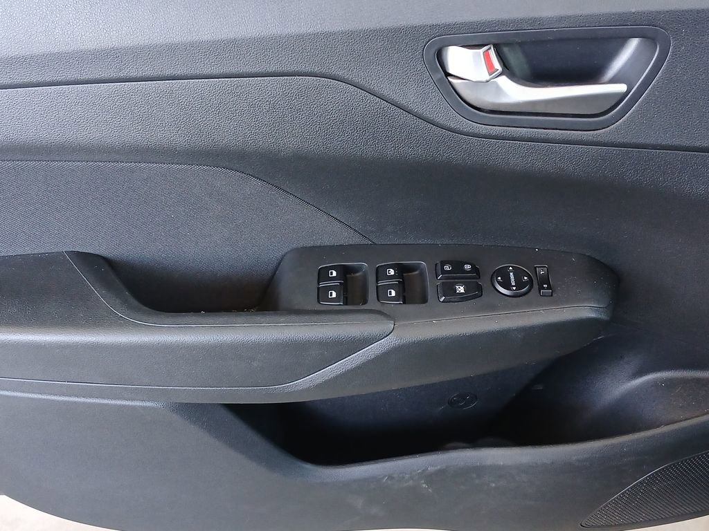 Used 2020 Hyundai Accent SEL image 23